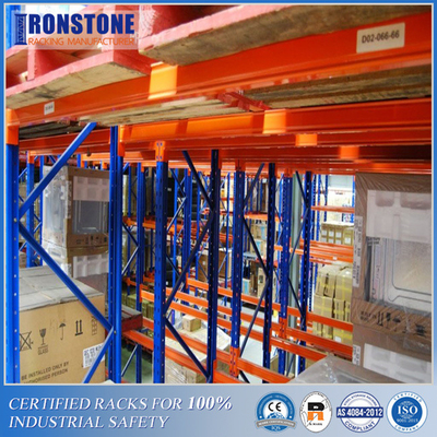 50% Selektivitas Rak Penyimpanan Pallet Logam Dalam Ganda Dengan Forklift Khusus